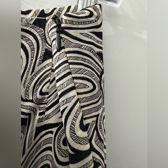 Charter Club Black and White Swirl A-Line Maxi Skirt - Picture 5 of 8